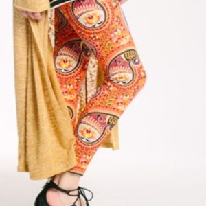 NWT Agnes & Dora Leggings Tandoori Tendrils